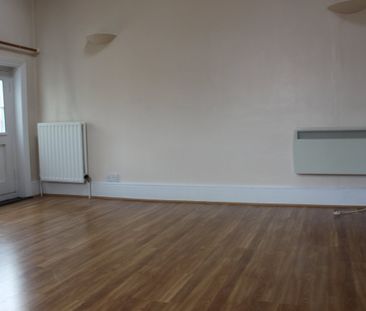 Northgate, Newark, Notts, NG24 - Photo 6