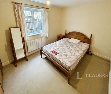 Phillips Court, Stamford, PE9 - Photo 4