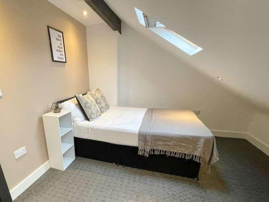 Romer Road, L6 - Photo 1