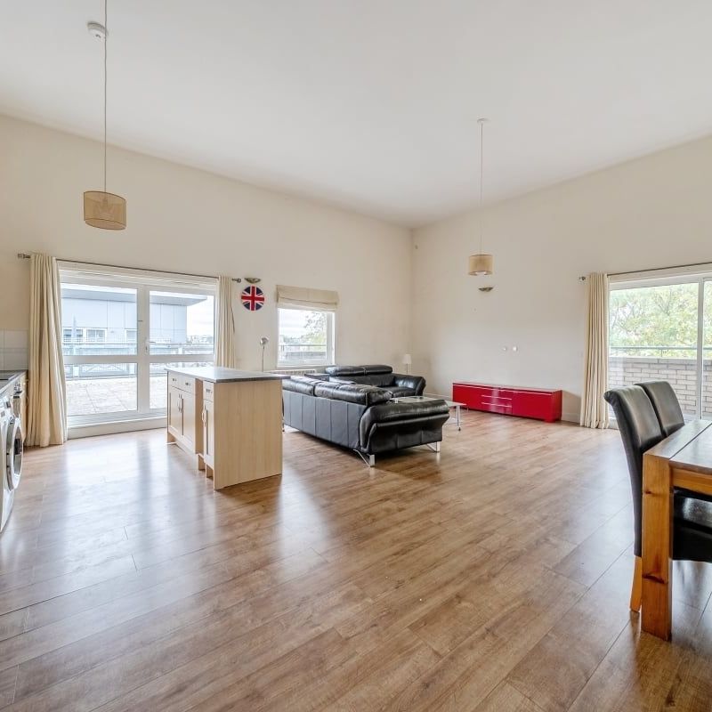 2 bedroom penthouse to rent - Photo 1