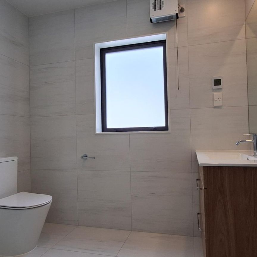 Brand new over the Shore. - Photo 1