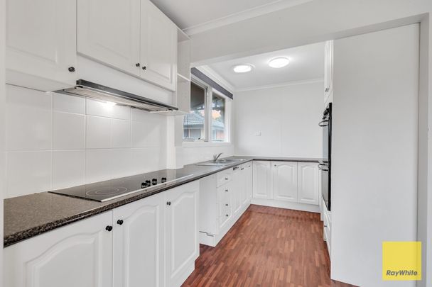 Spacious Family Home in Rockbank - Photo 1