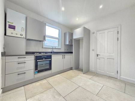 2 Bed Maisonette, Newlands Park, SE26 - Photo 2