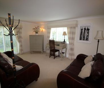 1 bedroom ground floor flat to rent - Photo 1