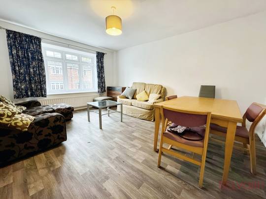 4 bedroom coach house to rent - Photo 1