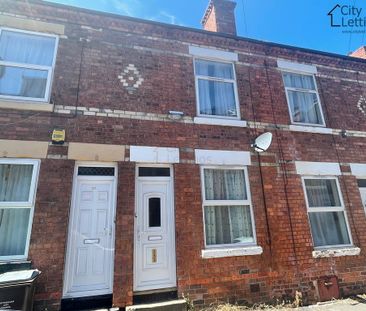 2 Bedroom Mid Terraced House - Photo 1