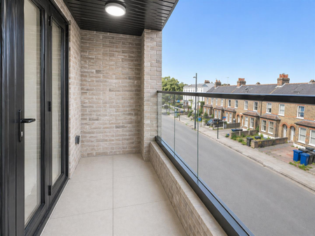 Northfields Avenue - Photo 4