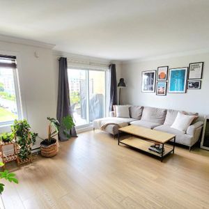 Spacious 4.5 Condo for Rent Near Dix30 & REM - Photo 2