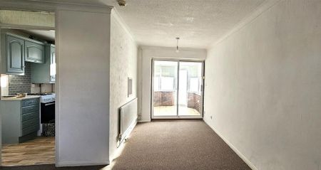 3 bedroom semi-detached bungalow to rent - Photo 2