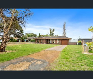 5 Monclair Court, Meadow Springs, WA 6210 - Photo 2