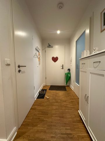 Moderne 2,5-Zimmer Wohnung in zentraler Lage - Photo 4