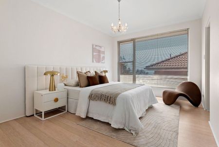 Elevated Apartment with Waterviews - Rear Apartment - Photo 3