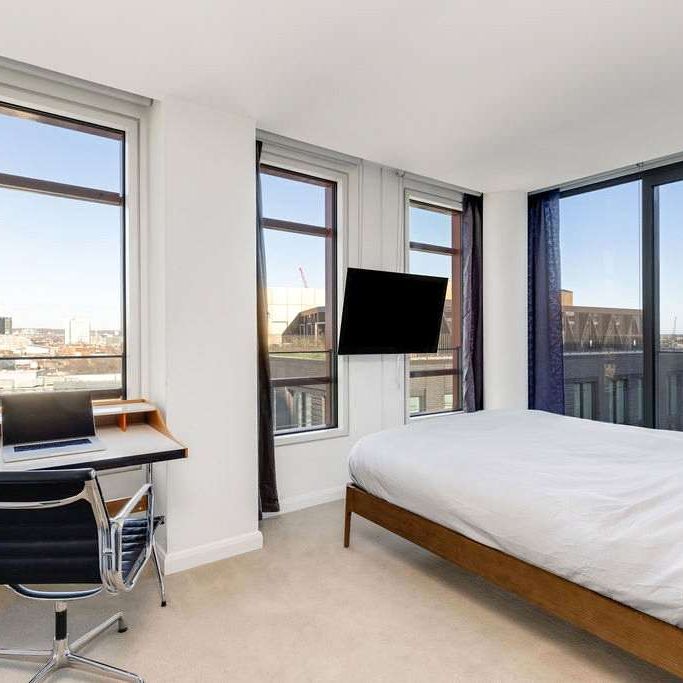 An immaculate one bedroom apartment in the heart of the West End. - Photo 1