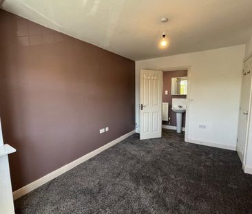 Cambrian Way, Marshfield, CARDIFF - Photo 4