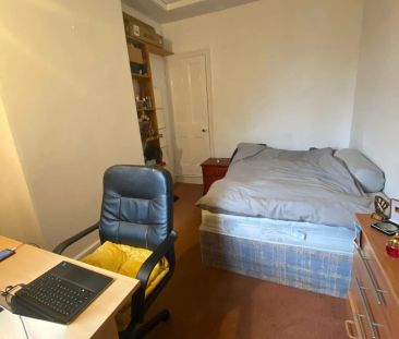 Hartopp Road (4 bed) - Photo 3