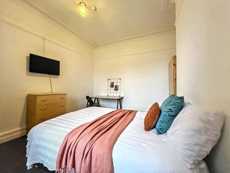 5 bedroom terraced house to rent - Photo 5