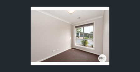 FAMILY HOME IN QUIET COURT! - Photo 5