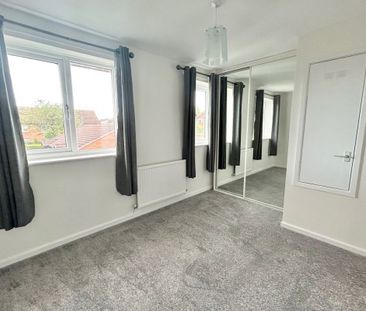 Larkspur Close - Photo 3