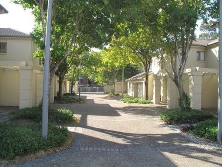 Southport - Photo 3