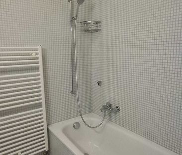 Appt de 4 pièces au rez-de-chaussée, jardin commun Avec garage en sus - Photo 3