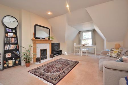 2 bedroom flat to rent - Photo 2