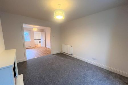 2 bedroom semi-detached house to rent - Photo 2
