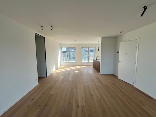Instapklaar nieuwbouwappartement te huur in hartje Eeklo! - Photo 1