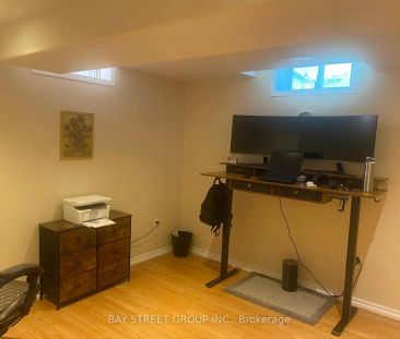 Detached Home For Lease | W9051238 - Photo 5