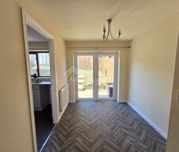 Guide Price £1,000 pcm - Available Now - Unfurnished - Photo 3