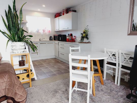 2 Bedroom Home with Spacious Deck & Double Carpark – Portage Road, New Lynn - Photo 1