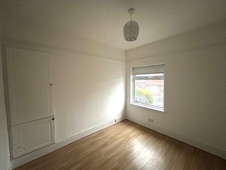 31 Holland Crescent, Belfast, BT5 6EF - Photo 4