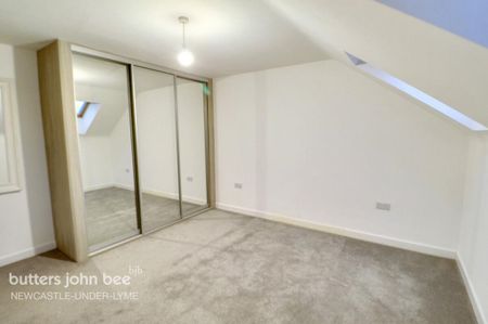 2 bedroom maisonette to rent - Photo 2