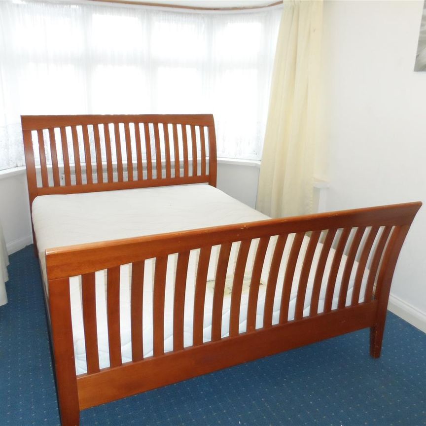 Coniston Avenue, Greenford - Photo 1