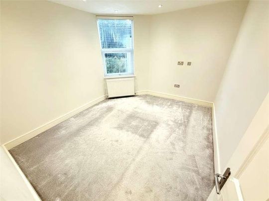 Capel Road, East Barnet, EN4 - Photo 1