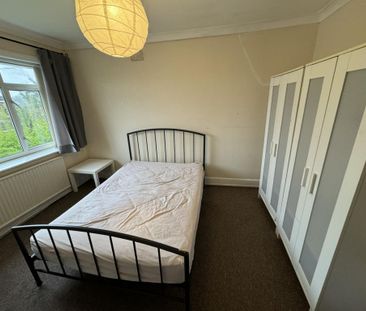 Winchester Road, Southampton - Photo 1