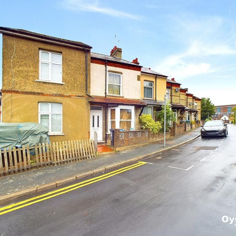 4 bedroom terraced house to rent - Photo 1