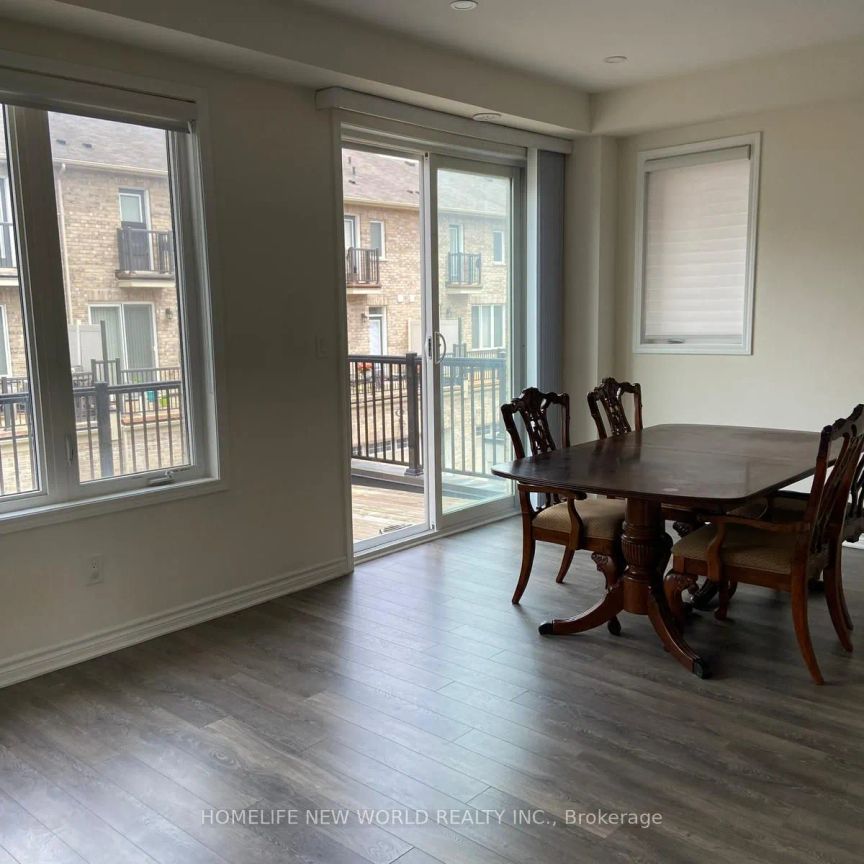 Condo Townhouse For Lease | N9235473 - Photo 1