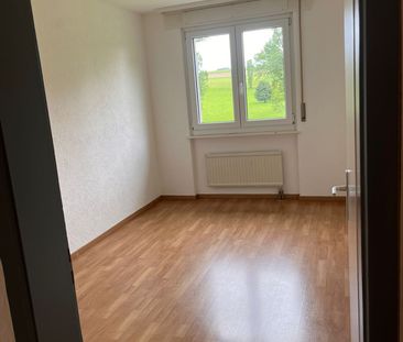 Spacieux 4.5 pièces à louer dans un cadre paisible et verdoyant à V... - Photo 3