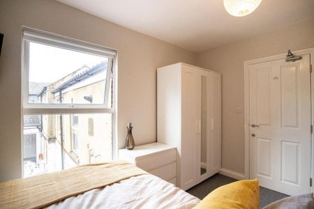 1 bedroom in a house share to rent - Photo 3