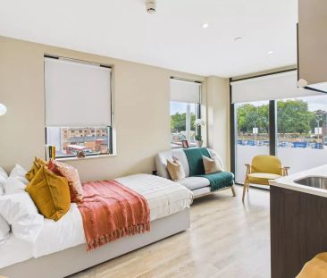 Awesome Plus - Photo 1