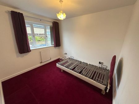 Groveside Park, Burnley - Photo 5