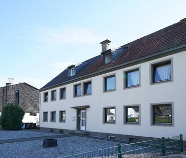 Helle 2-Zimmer-Wohnung im ersten Obergeschoss (ohne Balkon) in Rati... - Photo 1