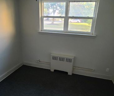 310 Blake Boulevard - 1 - Photo 2