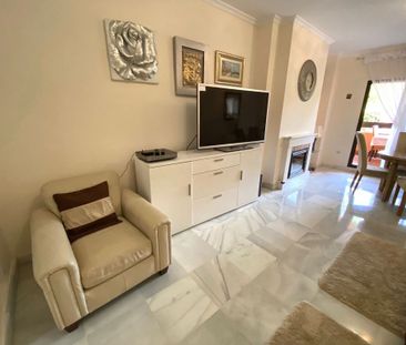 3 room luxury Flat for rent in Estepona, Andalusia - Photo 2