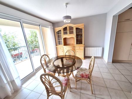 Location Appartement 3 pièces 87m² LES SABLES D OLONNE 85100 - Photo 2