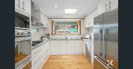 Spacious Comfort in a Peaceful Frankston Pocket - Photo 3