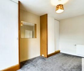 Dumbarton Road, Scotstoun, Glasgow, G14 - Photo 5