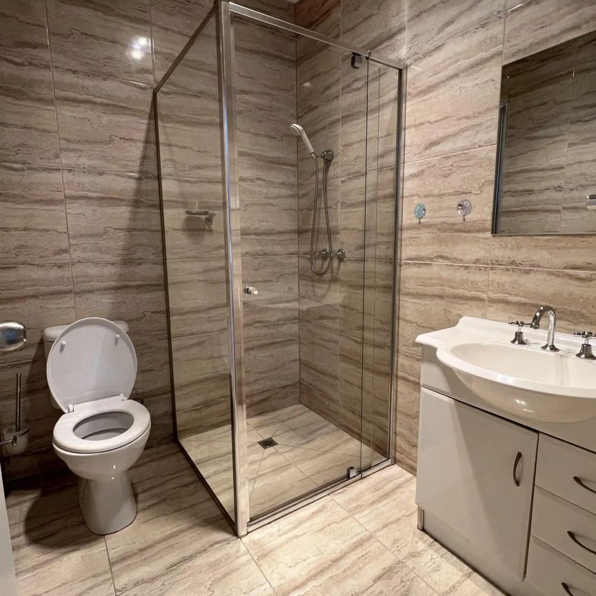 “Spacious one bedroom unit” - Photo 1