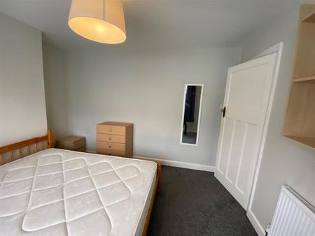 3 bedroom private hall to rent - Photo 4