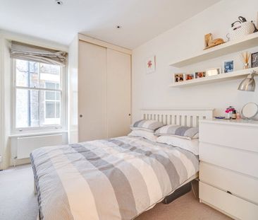 NO SHARERS, sorry. A spacious three bedroom mansion apartment is on... - Photo 1